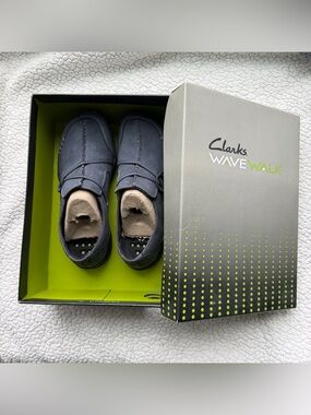CLARKS WAVE WALK 
CLARKS WAVE RUN